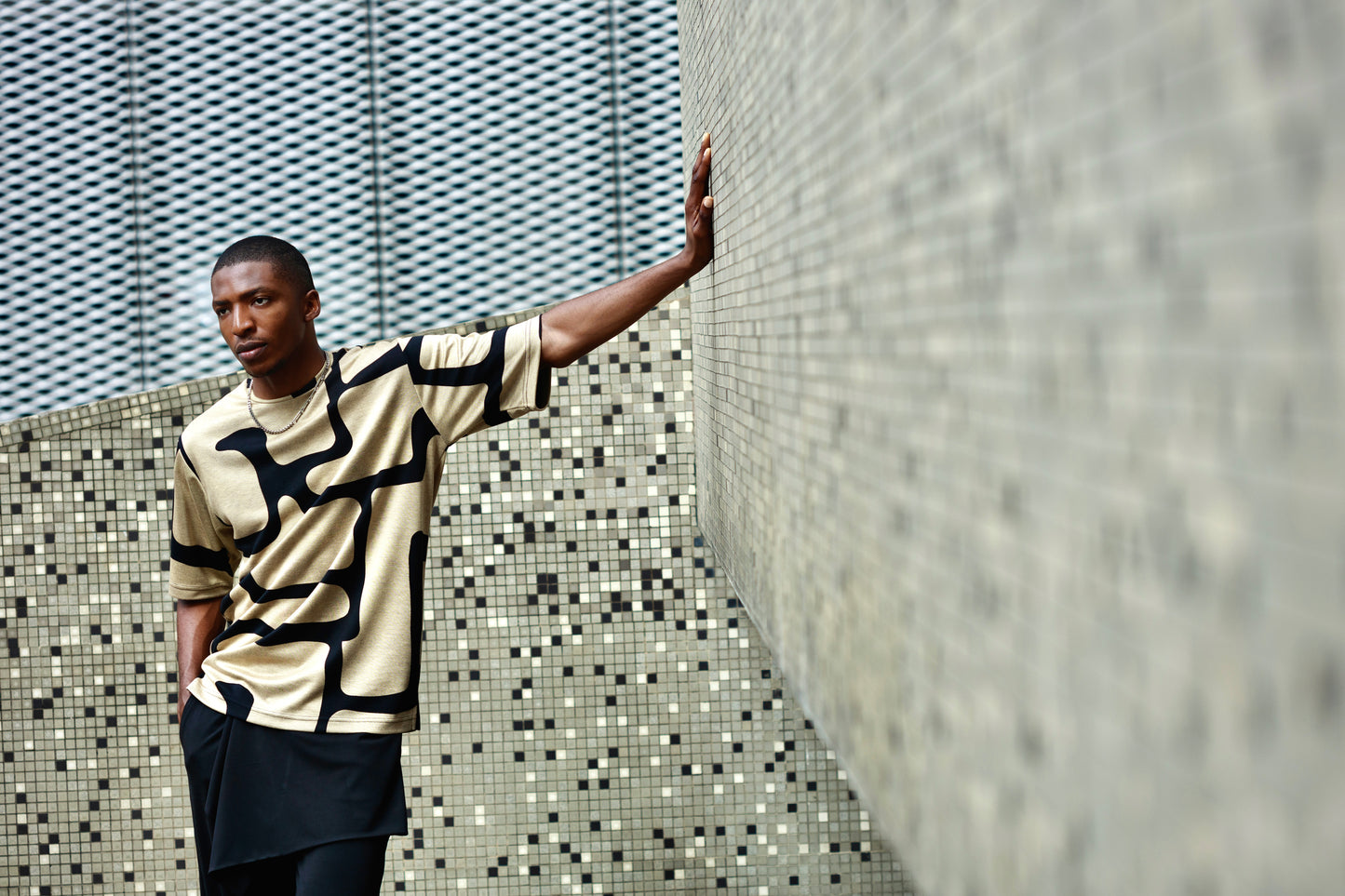 CURBAN gold pith Oversized Men's T-Shirt